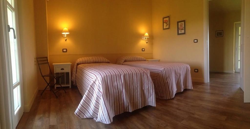 Willa Cascina Rollone Rocchetta Tanaro Zewnętrze zdjęcie