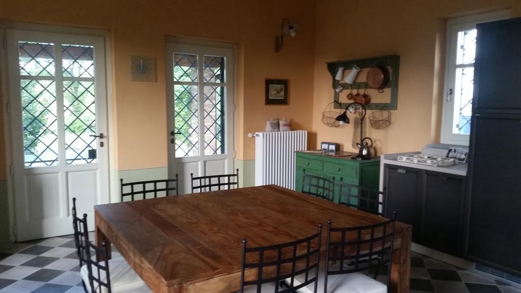 Willa Cascina Rollone Rocchetta Tanaro Zewnętrze zdjęcie